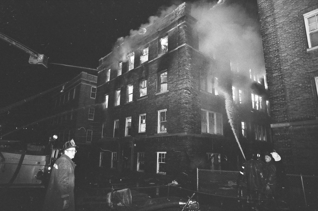 Firefighters put out fire in Woodlawn - Jerry Tomaselli for Chicago Sun-Times