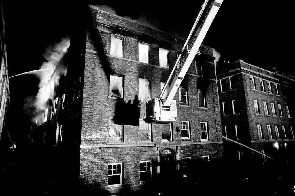 Firefighters put out fire in Woodlawn - Jerry Tomaselli for Chicago Sun-Times