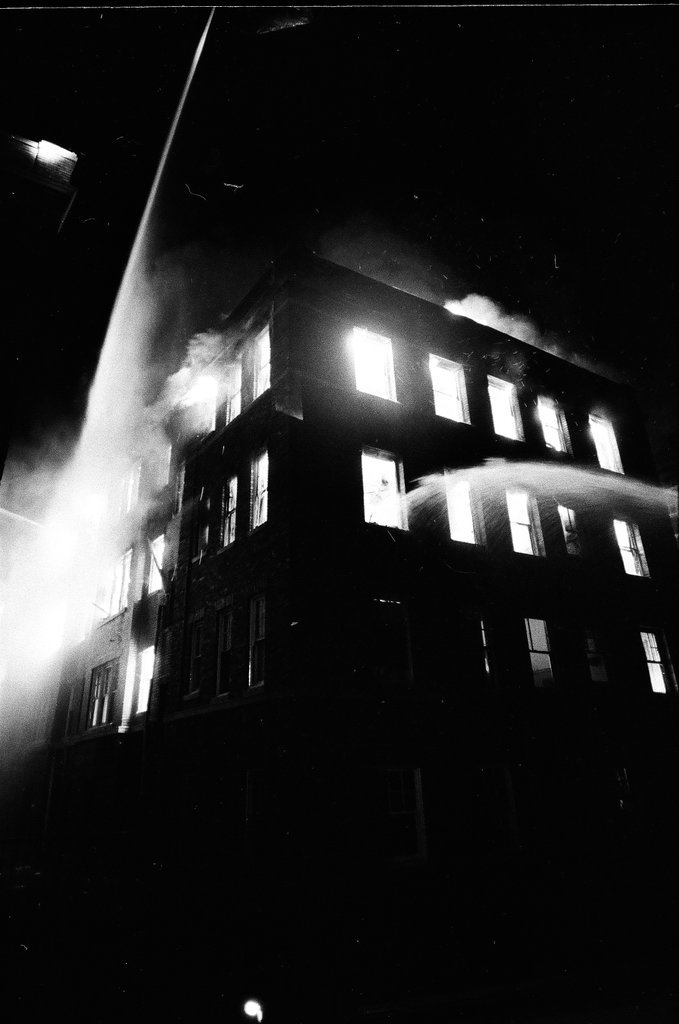 Firefighters put out fire in Woodlawn - Jerry Tomaselli for Chicago Sun-Times
