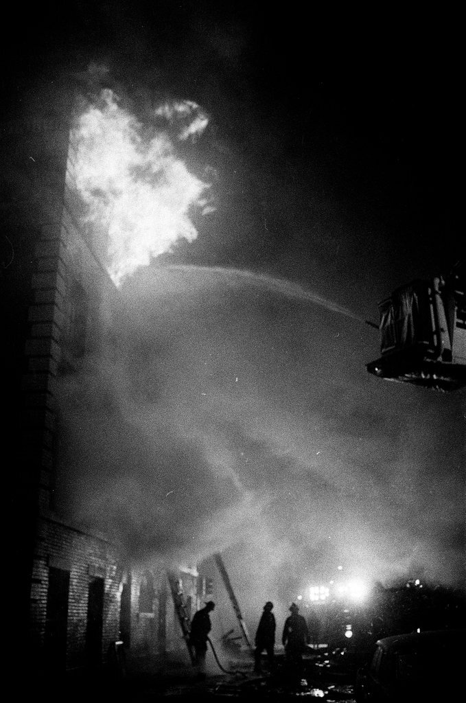 3rd alarm fire in Oakwood - Perry C. Riddle for Chicago Sun-Times