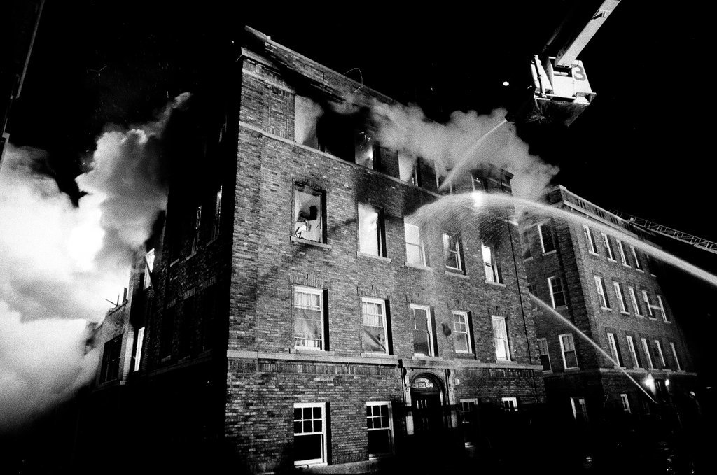 Firefighters put out fire in Woodlawn - Jerry Tomaselli for Chicago Sun-Times