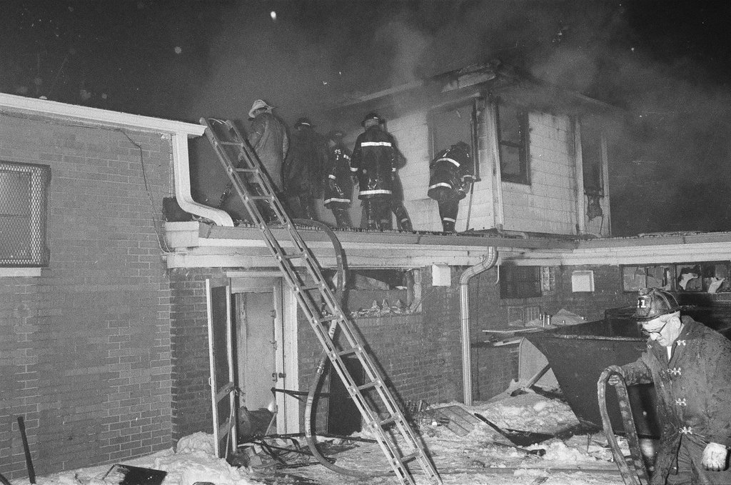 Fire at Burnham Harbor Yacht Club - Chuck (Charles) Kirman for Chicago Sun-Times