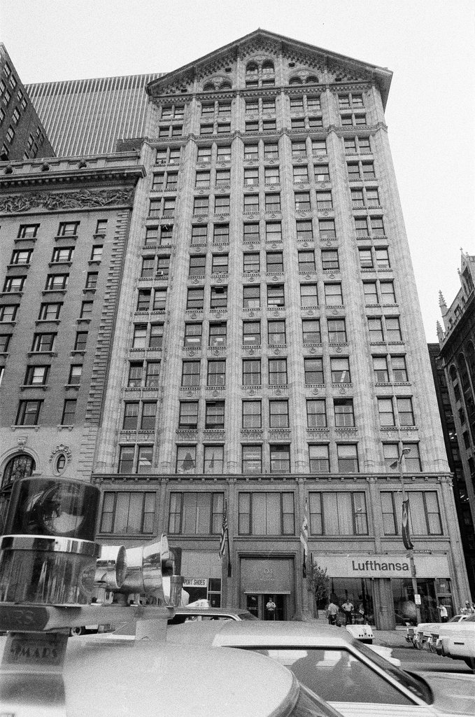 Hostages held in West German Consulate - Jerry Tomaselli for Chicago Sun-Times