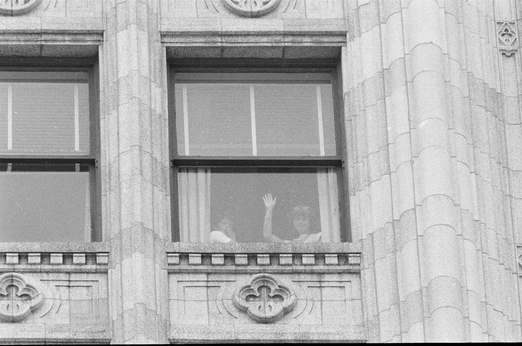 Hostages held in West German Consulate - Jerry Tomaselli for Chicago Sun-Times