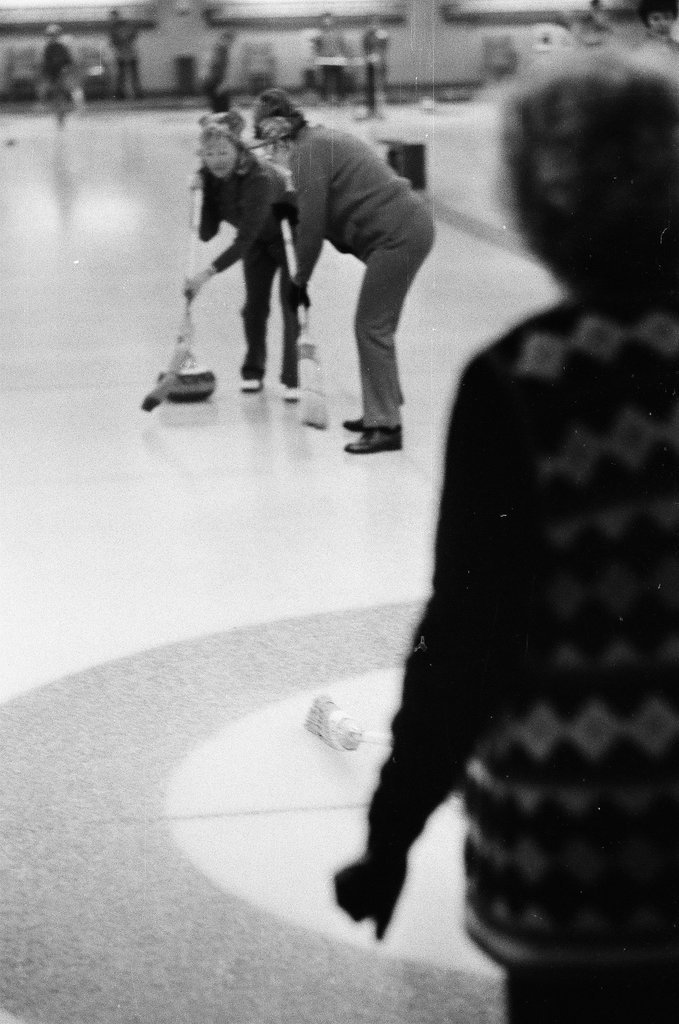 Women's Invitational curling competition - Larry Graff for Chicago Sun-Times