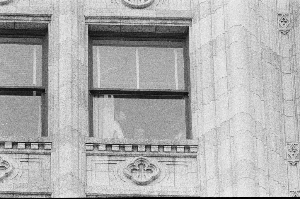 Hostages held in West German Consulate - Jerry Tomaselli for Chicago Sun-Times