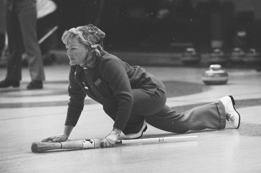 Women's Invitational curling competition - Larry Graff for Chicago Sun-Times