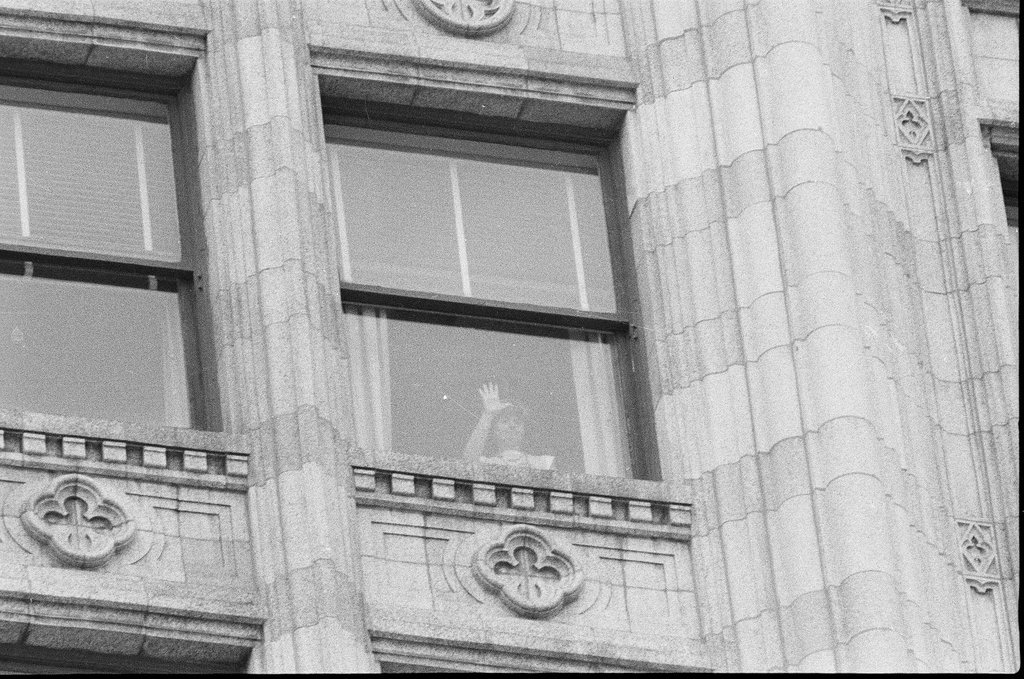 Hostages held in West German Consulate - Jerry Tomaselli for Chicago Sun-Times