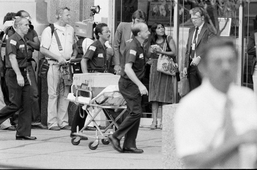 Hostages held in West German Consulate - Jerry Tomaselli for Chicago Sun-Times