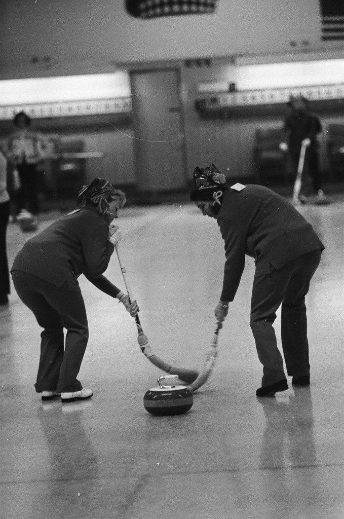 Women's Invitational curling competition - Larry Graff for Chicago Sun-Times