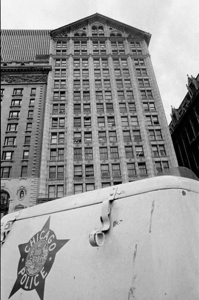 Hostages held in West German Consulate - Jerry Tomaselli for Chicago Sun-Times