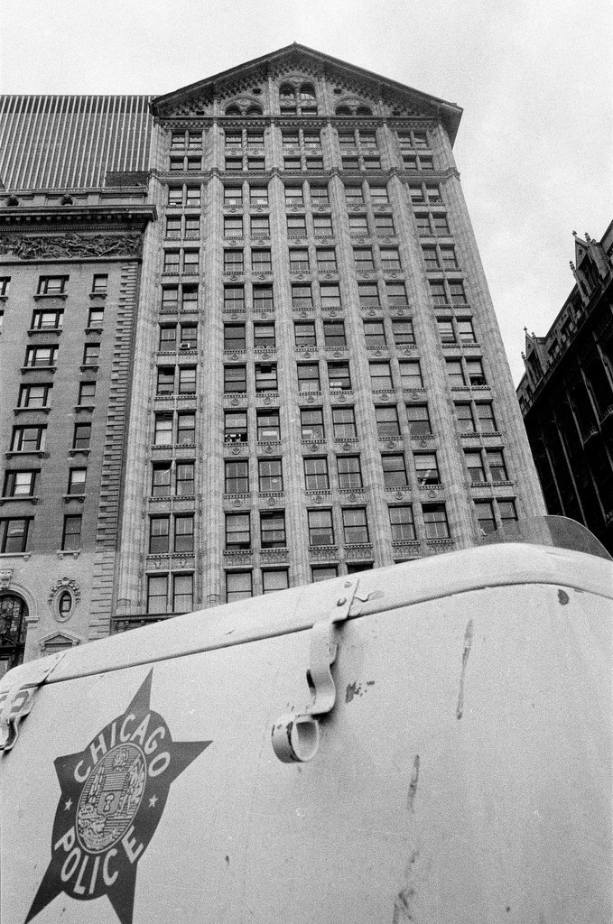 Hostages held in West German Consulate - Jerry Tomaselli for Chicago Sun-Times