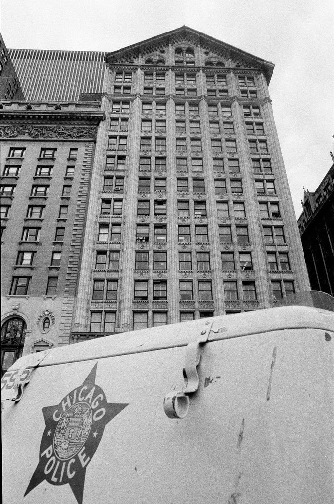 Hostages held in West German Consulate - Jerry Tomaselli for Chicago Sun-Times