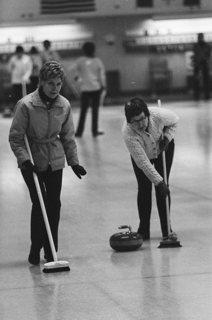 Women's Invitational curling competition - Larry Graff for Chicago Sun-Times
