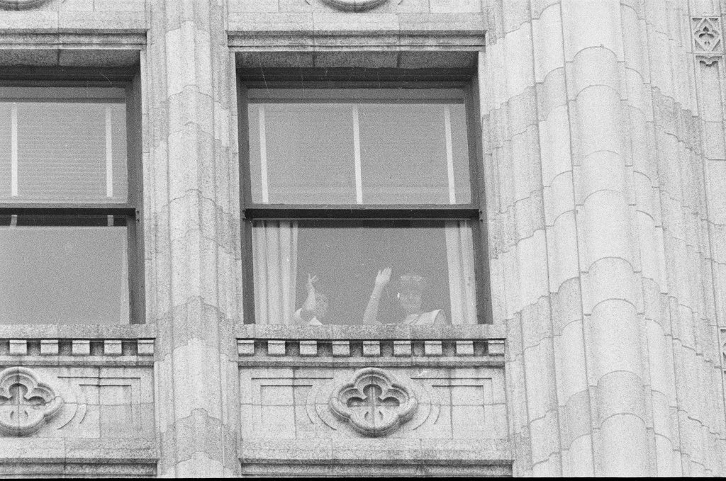 Hostages held in West German Consulate - Jerry Tomaselli for Chicago Sun-Times