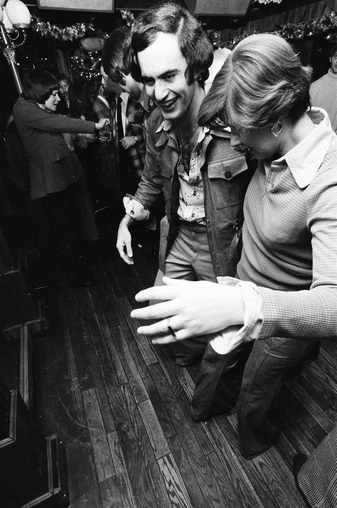 Trending dances performed in disco - Randy B. Leffingwell for Chicago Sun-Times