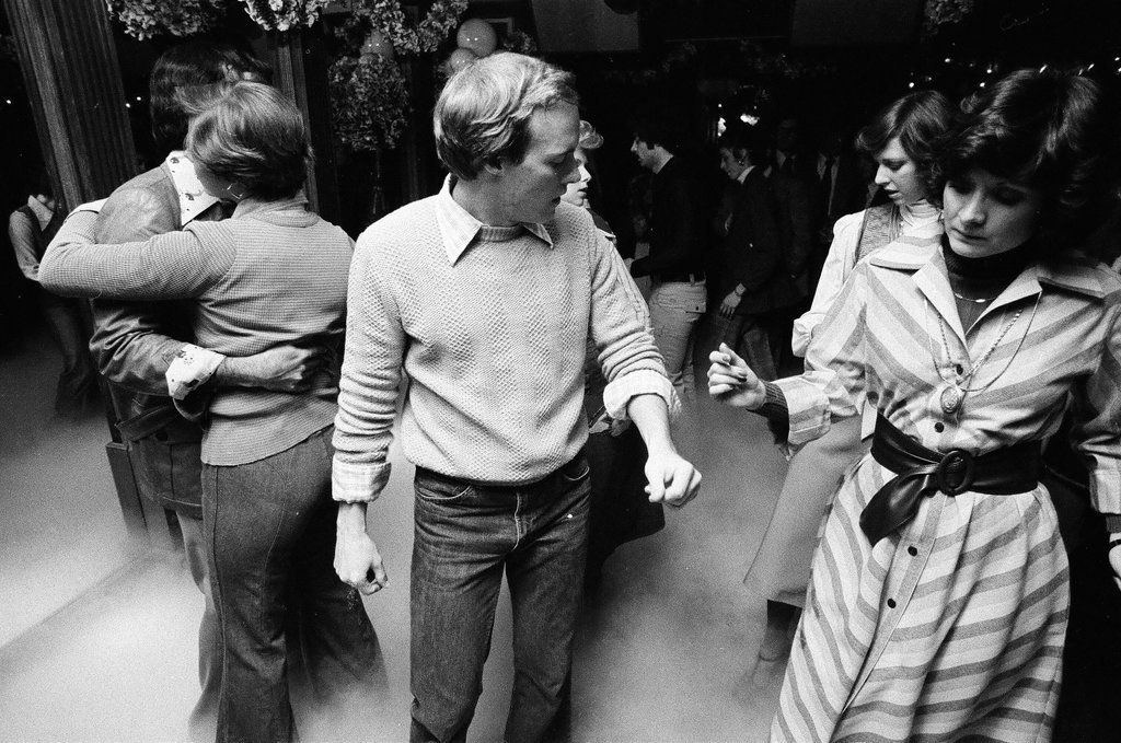 Trending dances performed in disco - Randy B. Leffingwell for Chicago Sun-Times