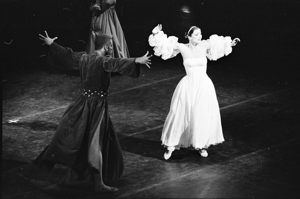 Joffrey Ballet performs at the Auditorium Theatre - Kevin Horan for Chicago Sun-Times