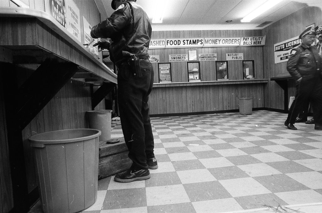 Currency exchange after attempted robbery - Gene Pesek for Chicago Sun-Times