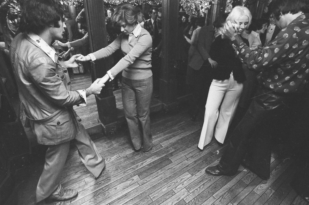 Trending dances performed in disco - Randy B. Leffingwell for Chicago Sun-Times