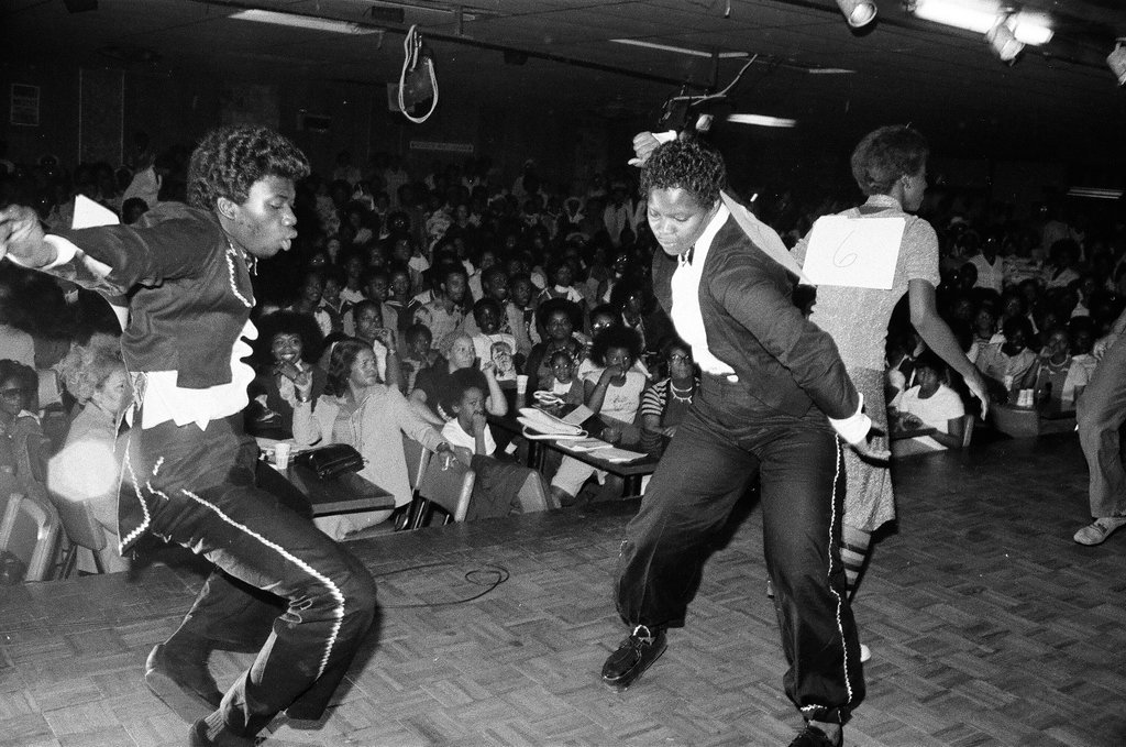 Soul train dance contest - Larry Graff for Chicago Sun-Times