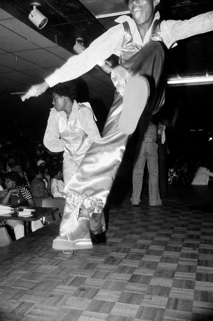 Soul train dance contest - Larry Graff for Chicago Sun-Times