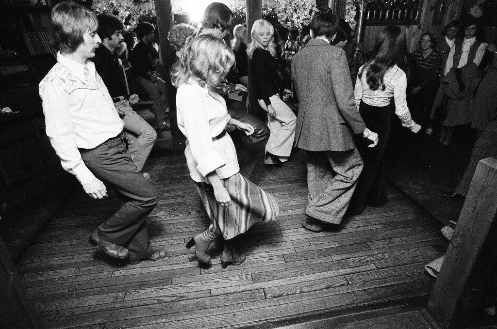 Trending dances performed in disco - Randy B. Leffingwell for Chicago Sun-Times
