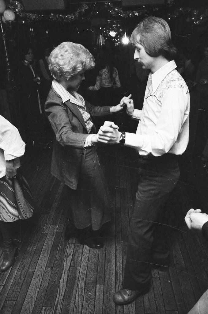 Trending dances performed in disco - Randy B. Leffingwell for Chicago Sun-Times
