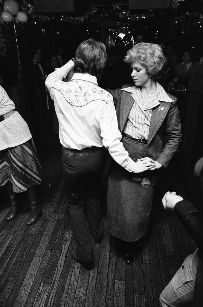 Trending dances performed in disco - Randy B. Leffingwell for Chicago Sun-Times