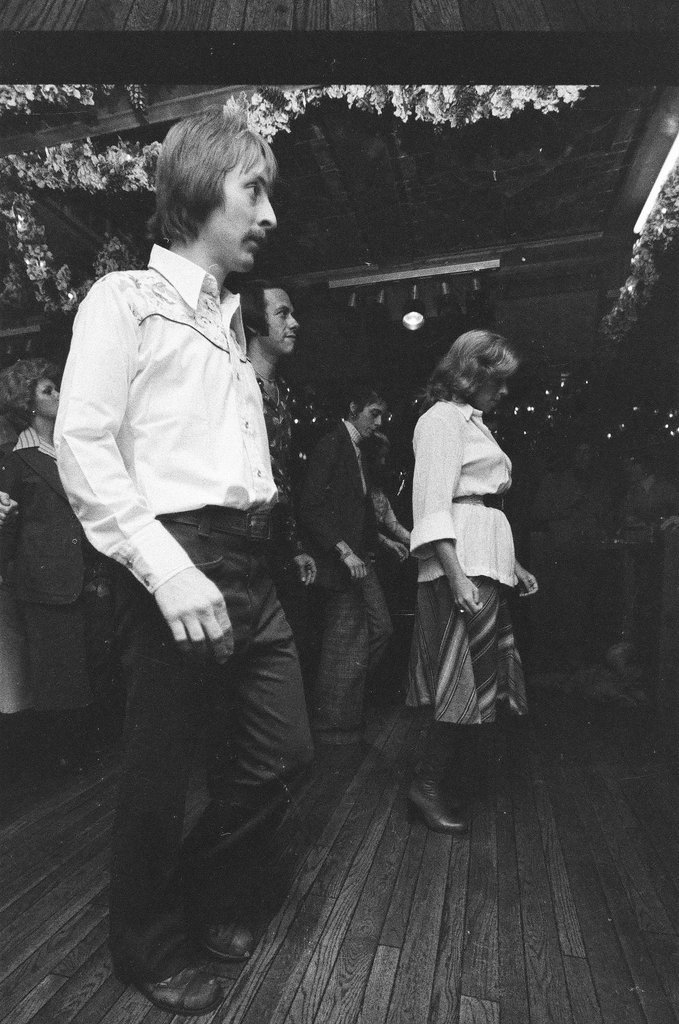 Trending dances performed in disco - Randy B. Leffingwell for Chicago Sun-Times
