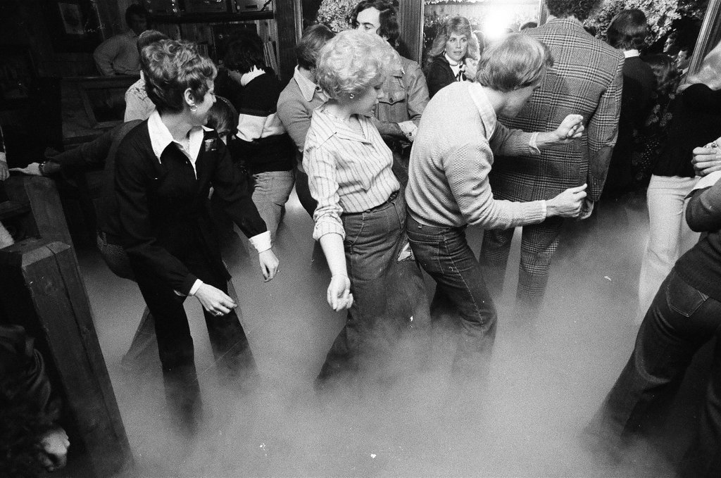 Trending dances performed in disco - Randy B. Leffingwell for Chicago Sun-Times