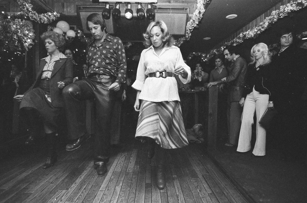 Trending dances performed in disco - Randy B. Leffingwell for Chicago Sun-Times