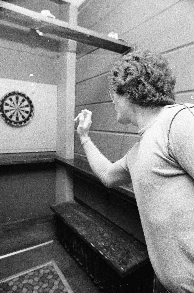 Dart tournament at the Bottleneck - Jack Lenahan for Chicago Sun-Times