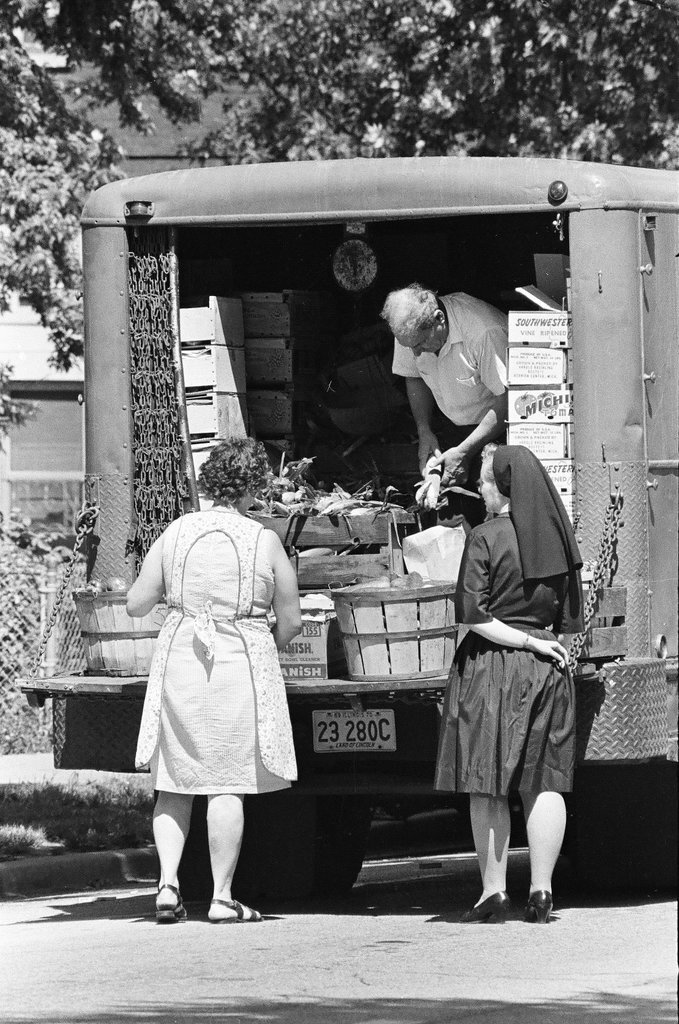 Scenes around Chicago on first anniversary of 1968 Convention protest - Bob Kotalik for Chicago Sun-Times