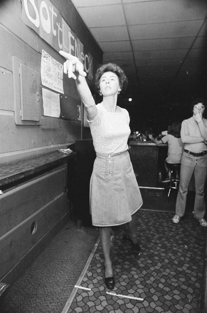 Dart tournament at the Bottleneck - Jack Lenahan for Chicago Sun-Times