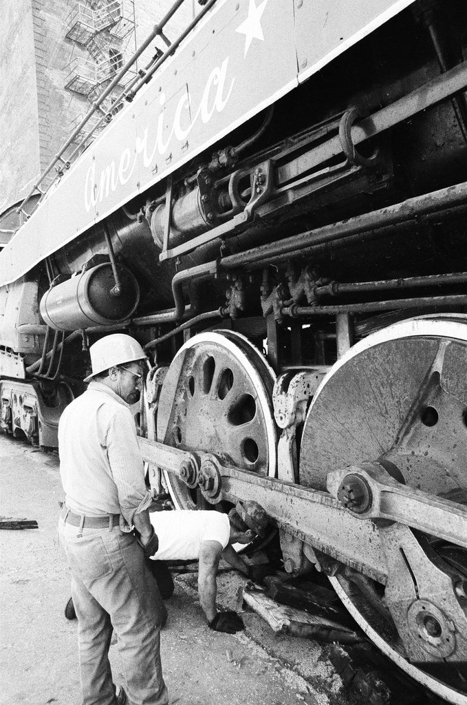 Freedom Train engine inspected at Navy Pier - John Tweedle for Chicago Sun-Times