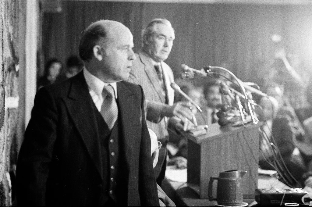 Cook County Democrats endorse Edward Kennedy - Perry C. Riddle for Chicago Sun-Times