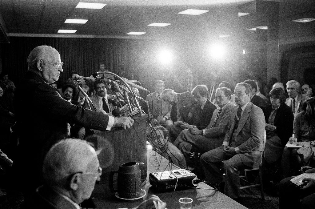 Cook County Democrats endorse Edward Kennedy - Perry C. Riddle for Chicago Sun-Times