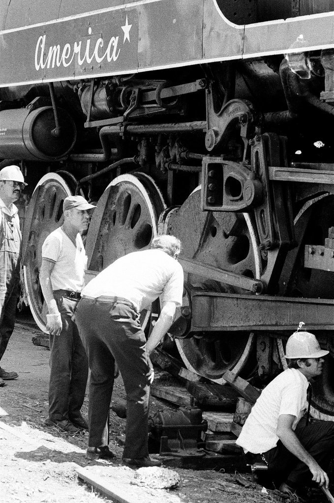 Freedom Train engine inspected at Navy Pier - John Tweedle for Chicago Sun-Times