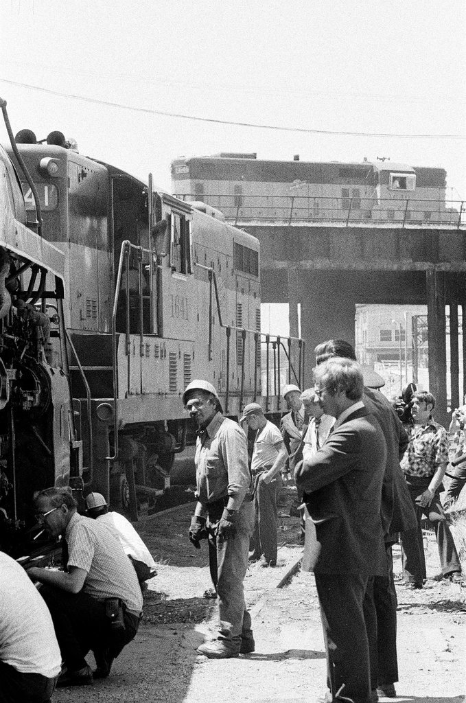 Freedom Train engine inspected at Navy Pier - John Tweedle for Chicago Sun-Times