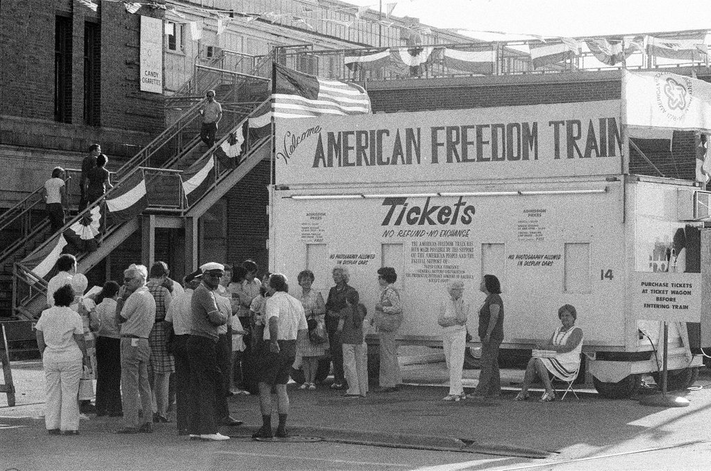 People wait in line for tickets to the Freedom Train - M. Leon Lopez for Chicago Sun-Times