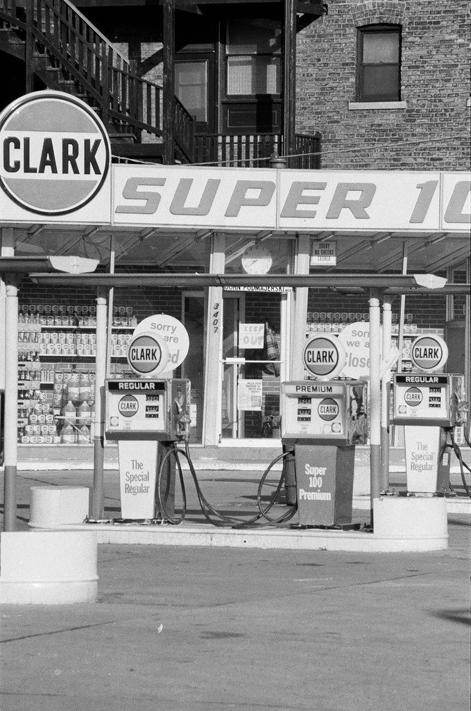 Gas station closure and demolition of building - Henry Herr Gill for Chicago Sun-Times