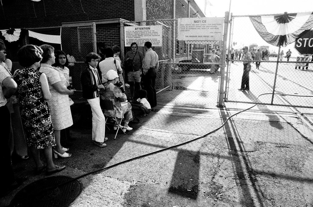 People wait in line for tickets to the Freedom Train - M. Leon Lopez for Chicago Sun-Times