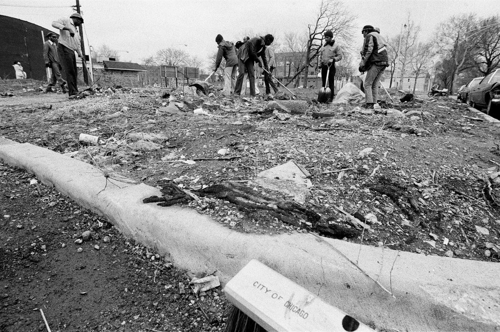 Operation Clean Up in Washington Park - Gene Pesek for Chicago Sun-Times