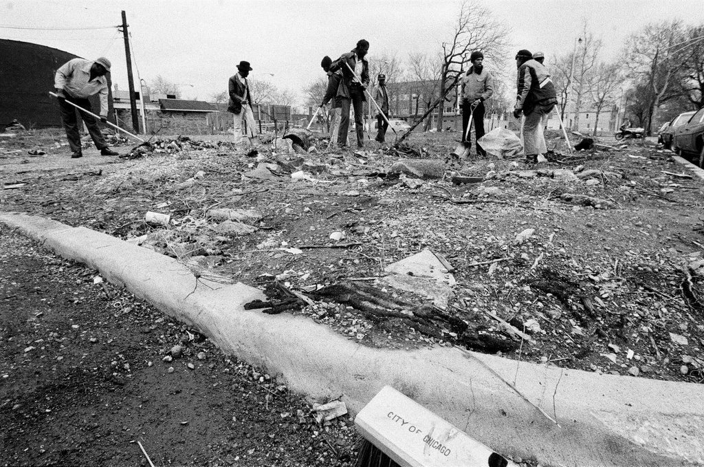 Operation Clean Up in Washington Park - Gene Pesek for Chicago Sun-Times