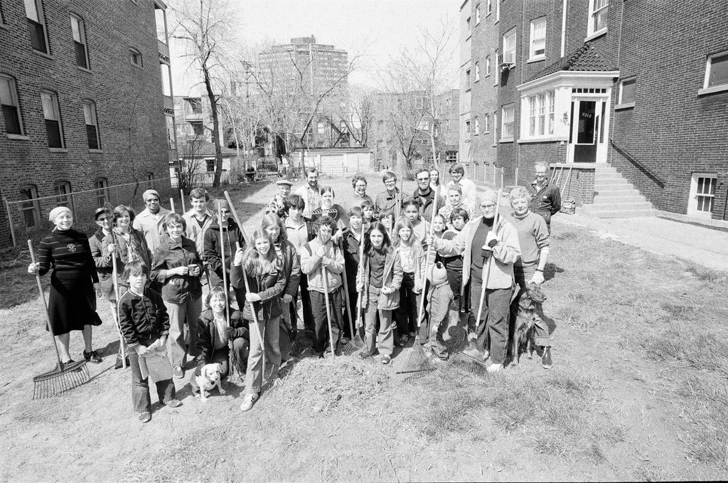 Clean up project in Edgewater - Kevin Horan for Chicago Sun-Times
