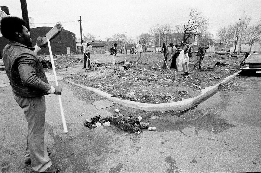 Operation Clean Up in Washington Park - Gene Pesek for Chicago Sun-Times