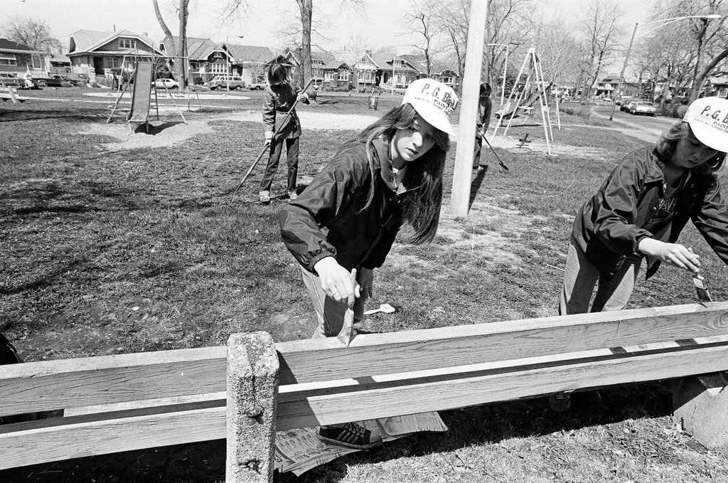 Scouts clean up Dickinson Park - Jim Frost for Chicago Sun-Times