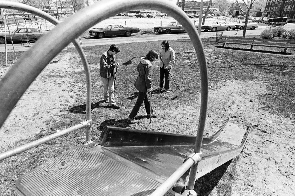 Scouts clean up Dickinson Park - Jim Frost for Chicago Sun-Times