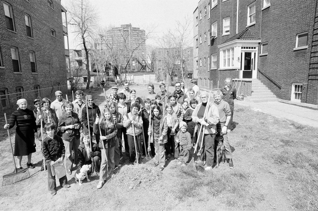 Clean up project in Edgewater - Kevin Horan for Chicago Sun-Times